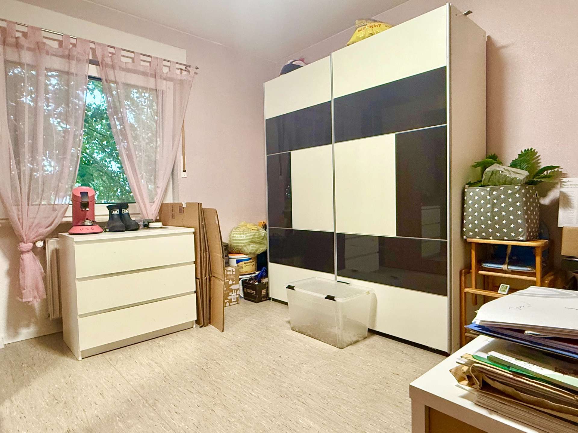 Helle Obergeschosswohnung mit Balkon und Stellplatz in guter Lage!